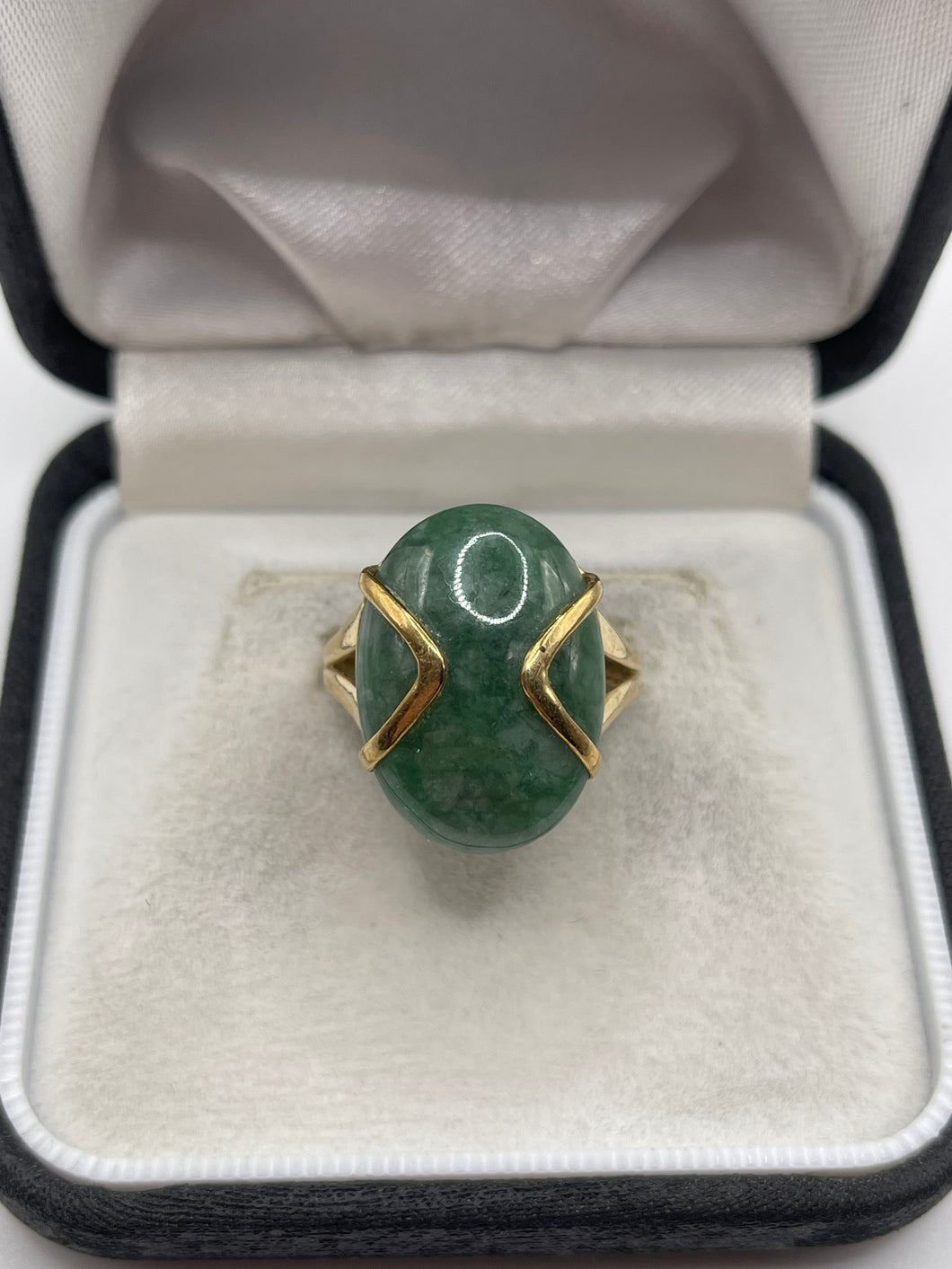 9ct gold jade ring