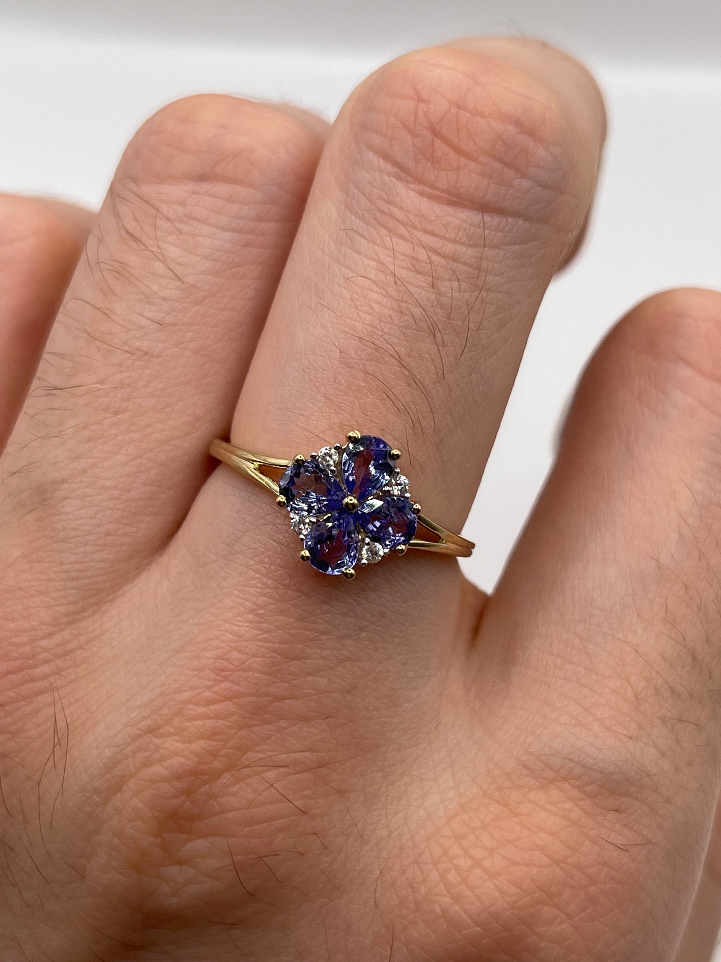 9ct gold tanzanite and zircon ring