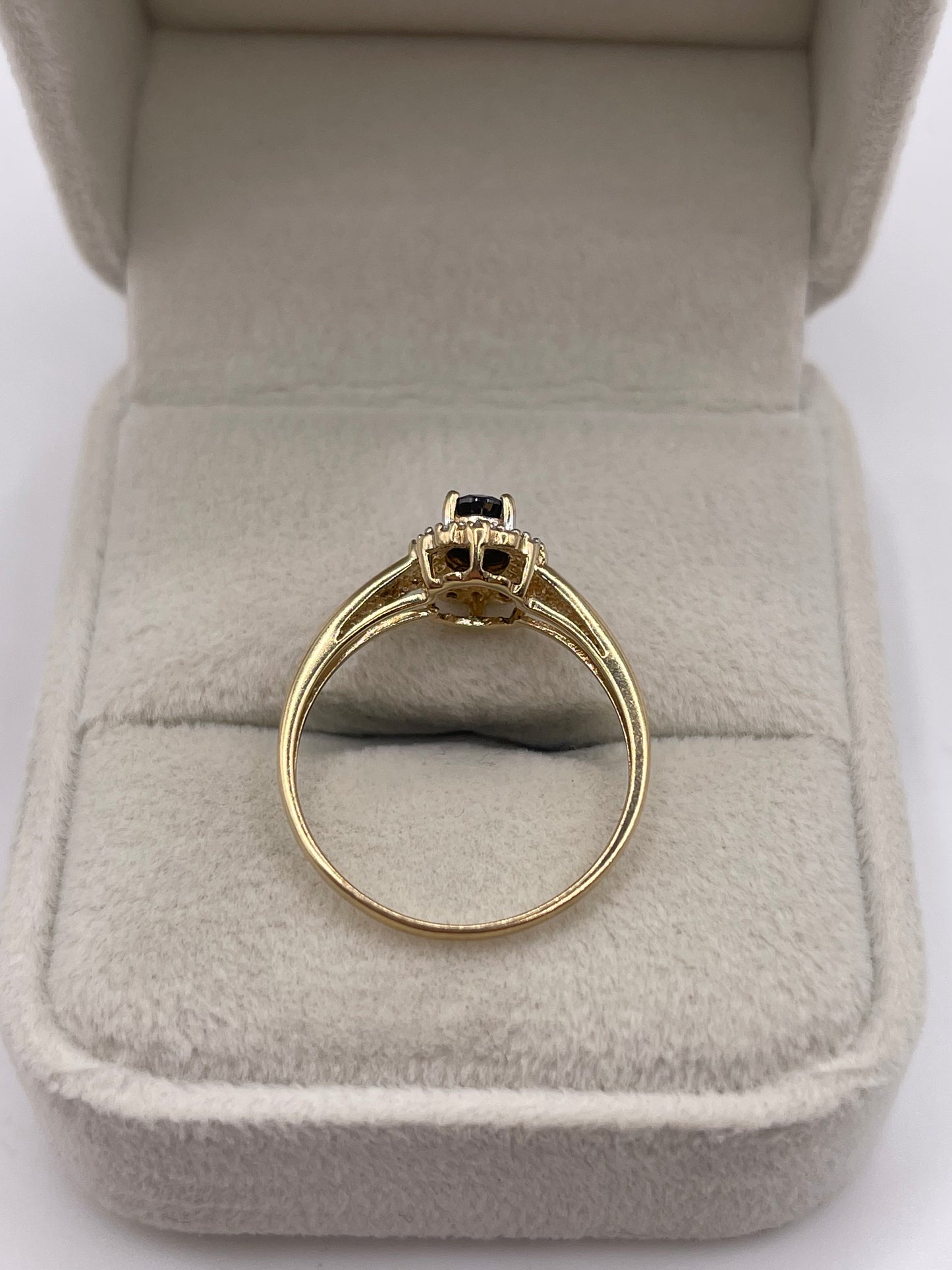 9ct gold sapphire and diamond ring