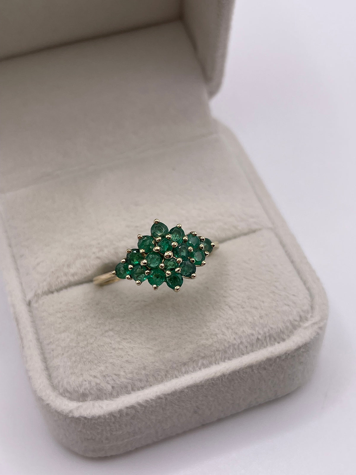 9ct gold emerald cluster ring