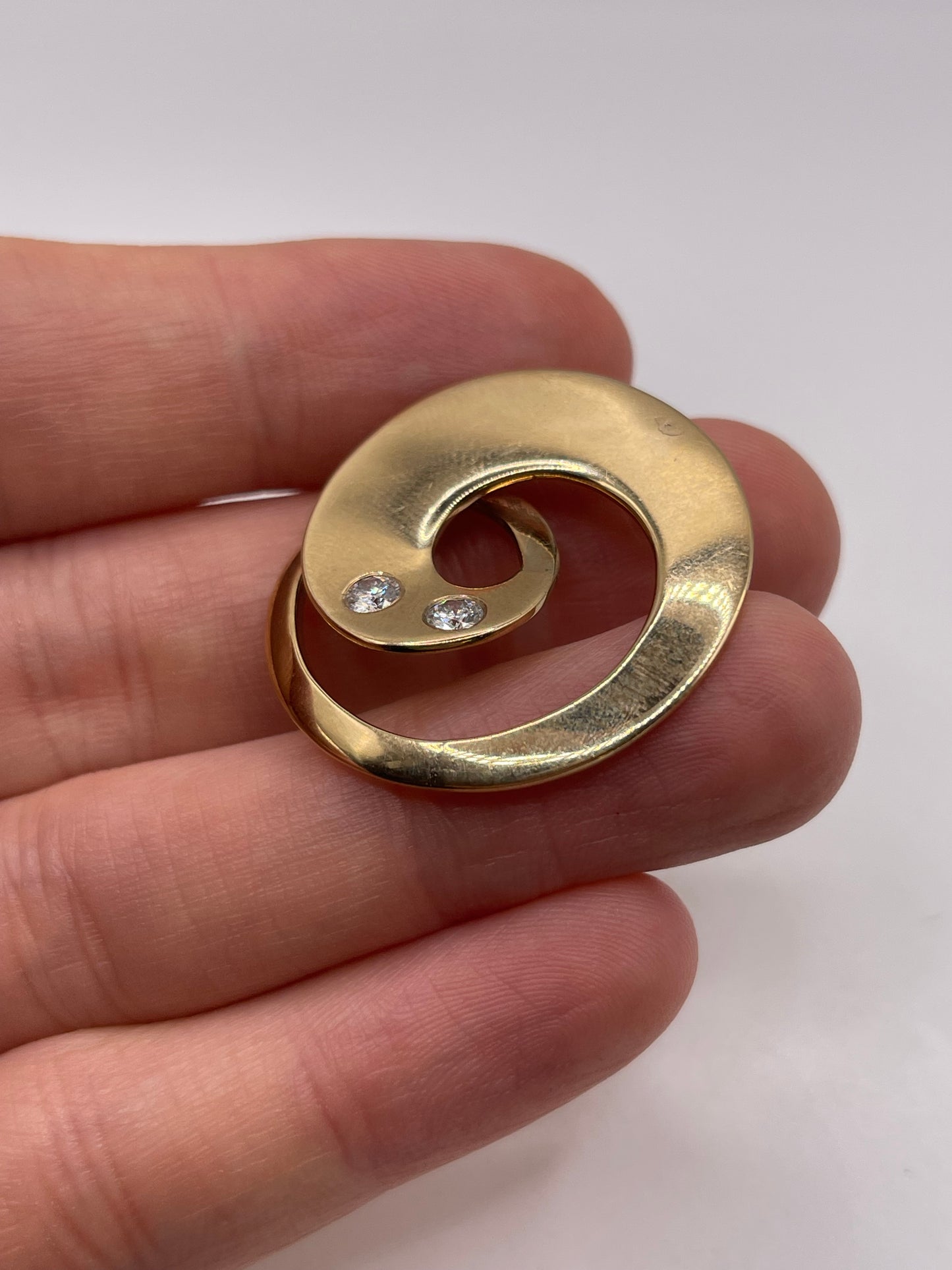 9ct gold diamond pendant