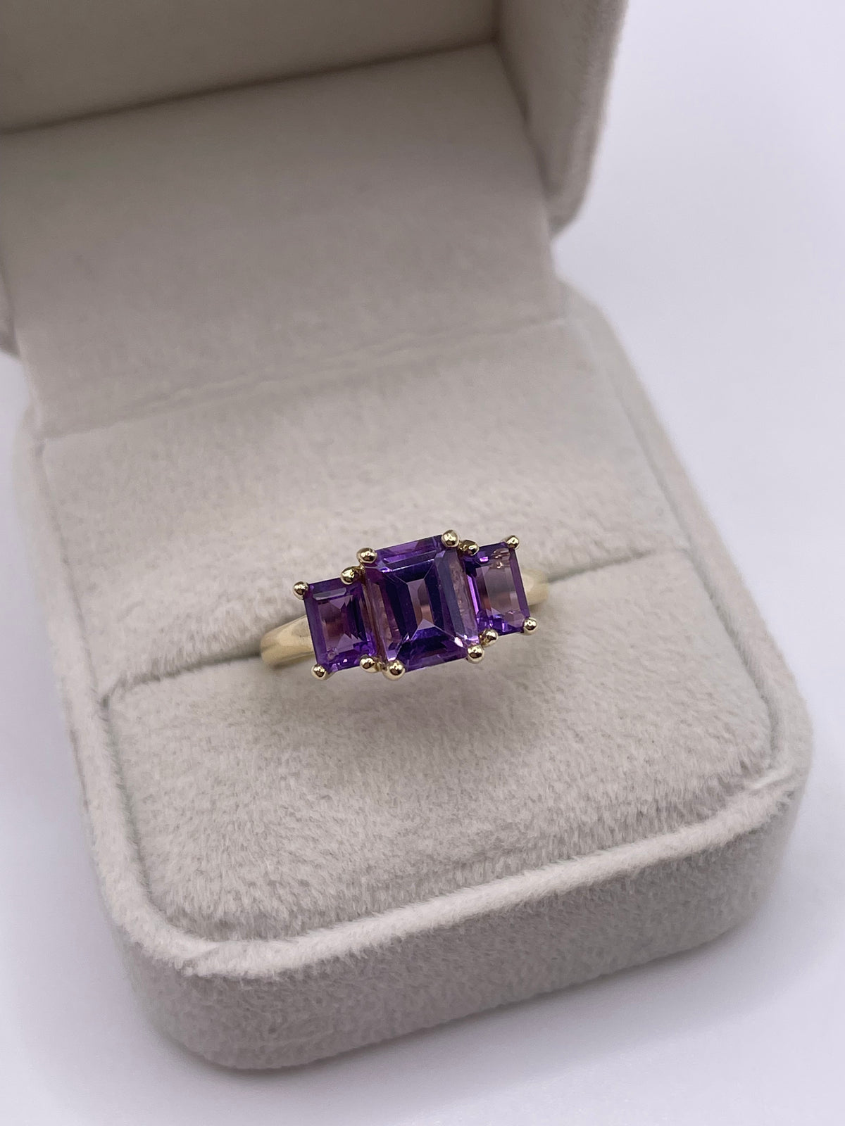 9ct gold amethyst ring