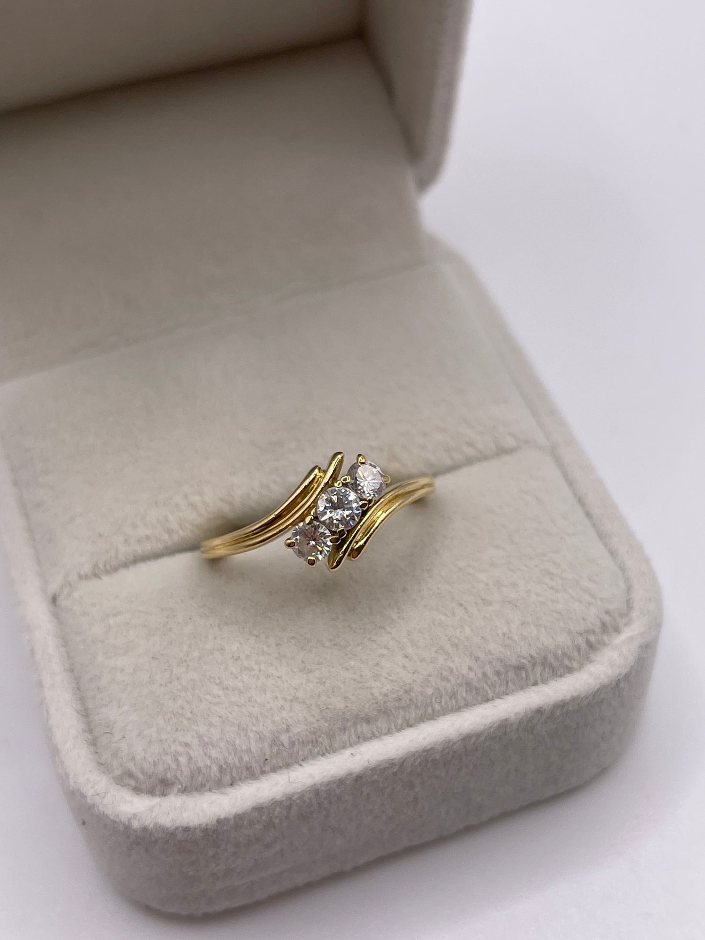 18ct gold diamond ring