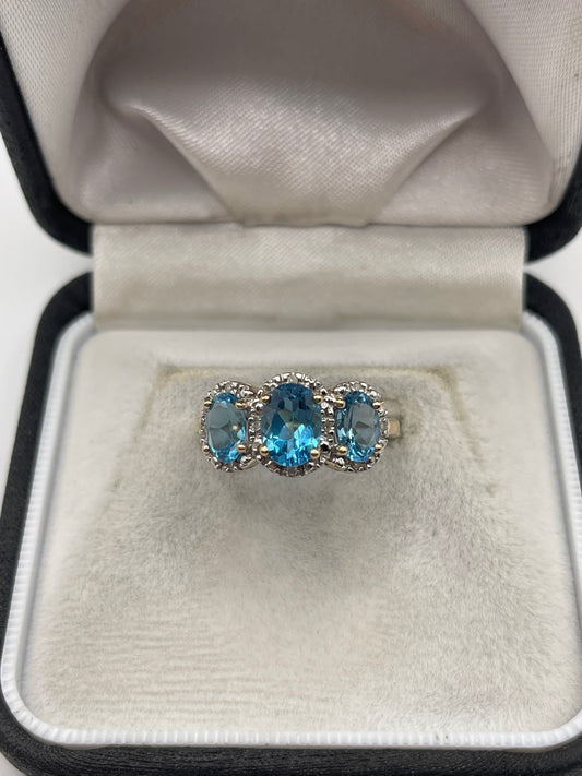 9ct gold topaz and diamond ring