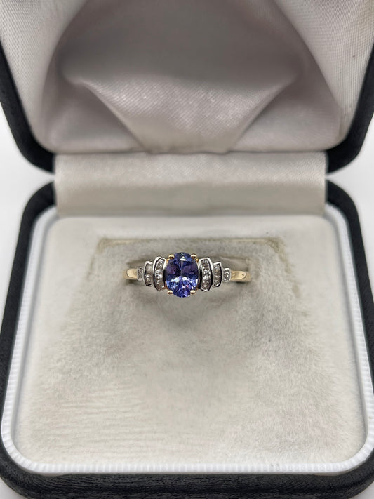 9ct gold tanzanite and zircon ring