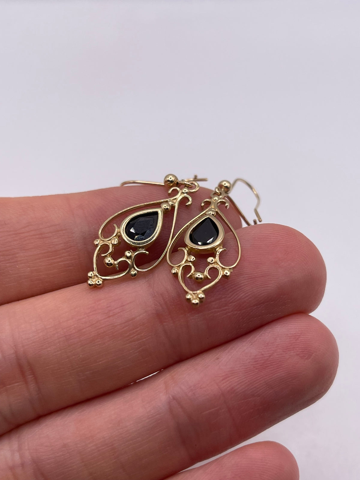 9ct gold sapphire earrings