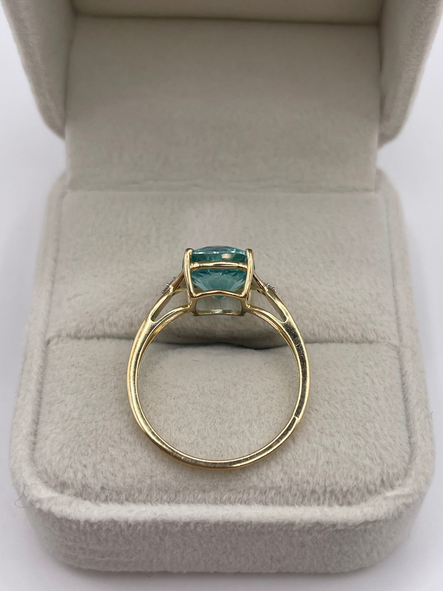 9ct gold quartz and diamond ring
