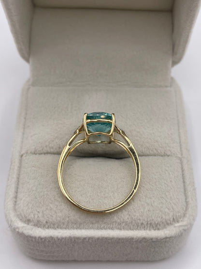 9ct gold quartz and diamond ring