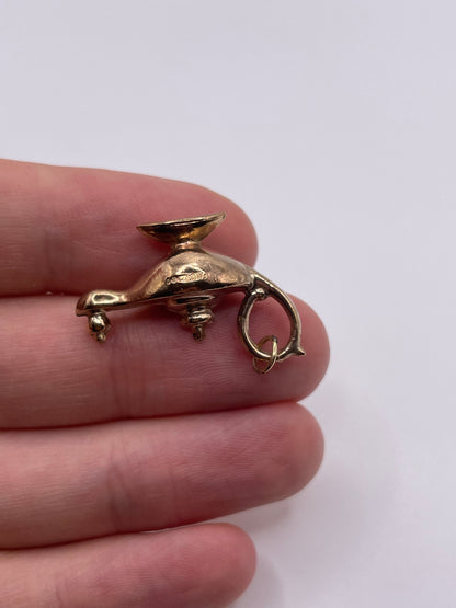 9ct gold genie lamp charm