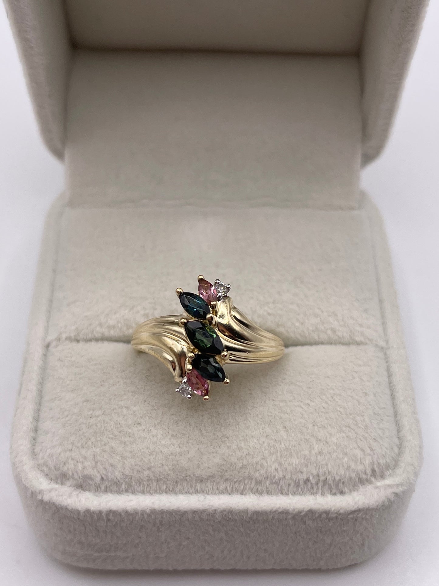 9ct gold sapphire ring
