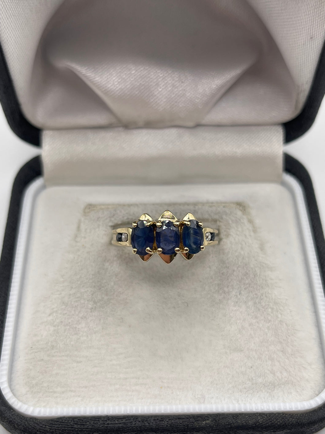 9ct gold sapphire and diamond ring