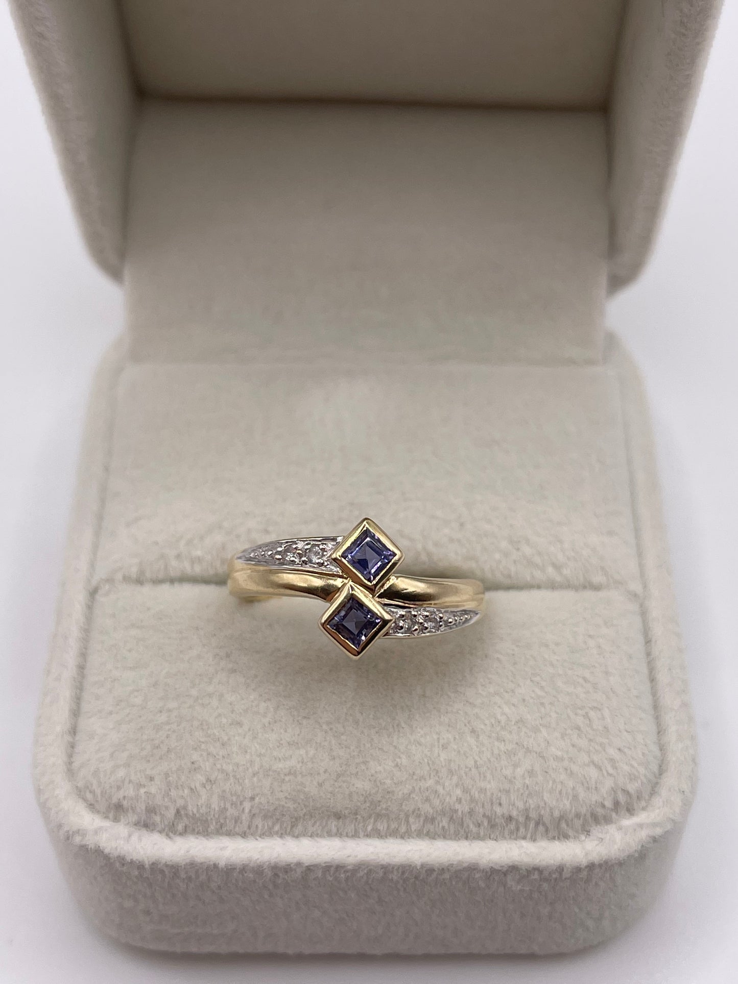 9ct gold iolite and diamond ring
