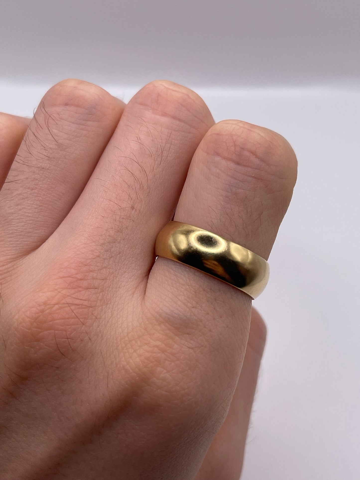 Heavy 9ct gold band