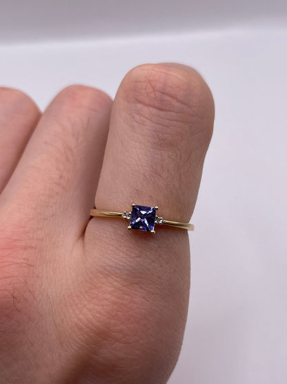 9ct gold tanzanite and diamond ring