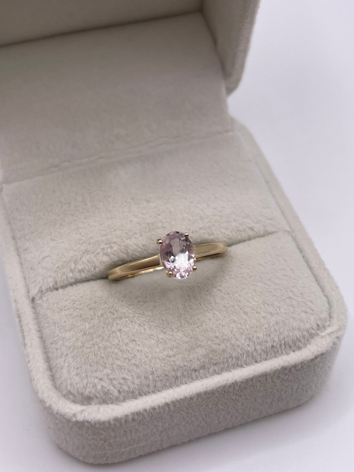 9ct gold kunzite ring