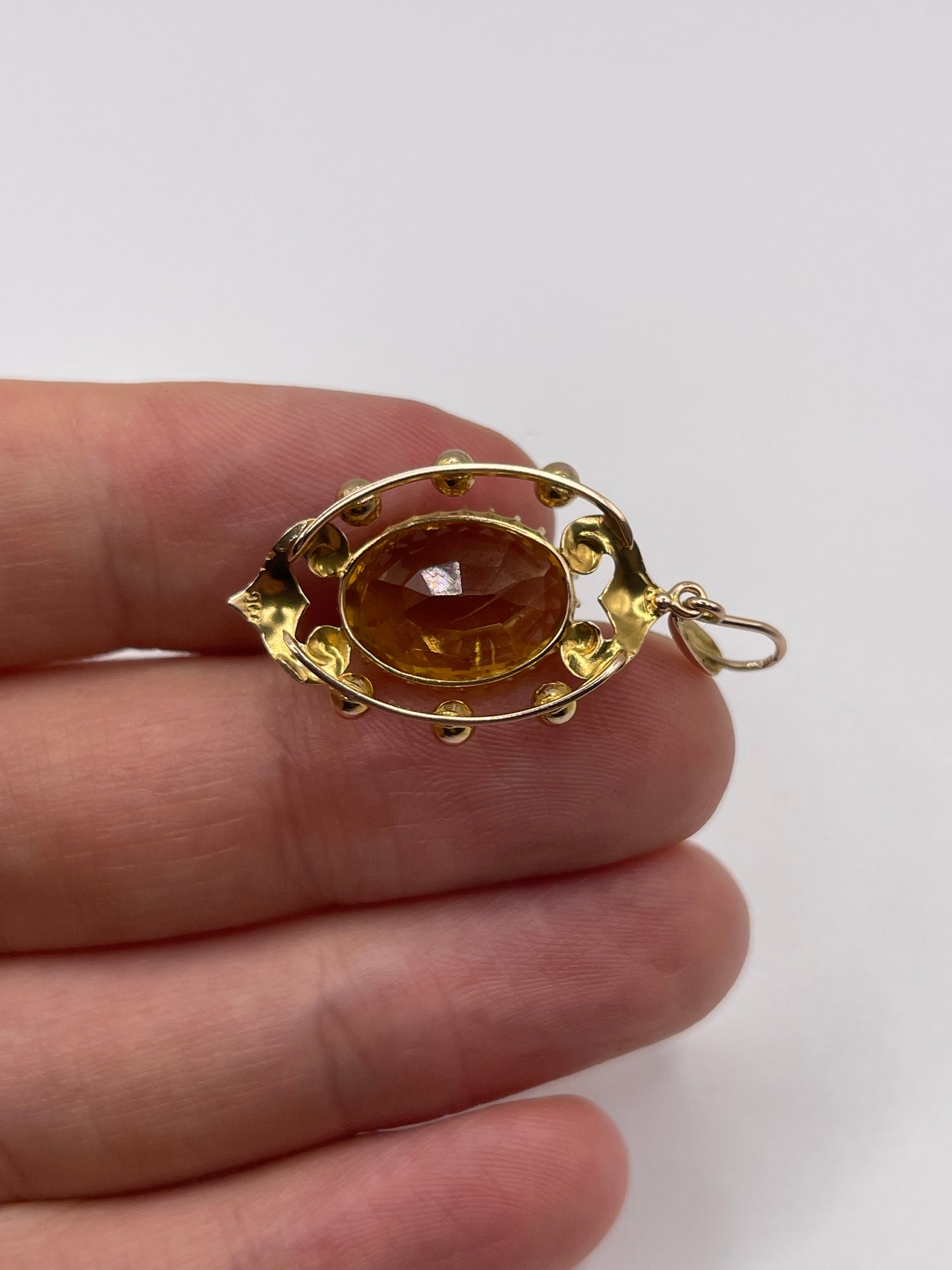 9ct gold citrine and pearl pendant