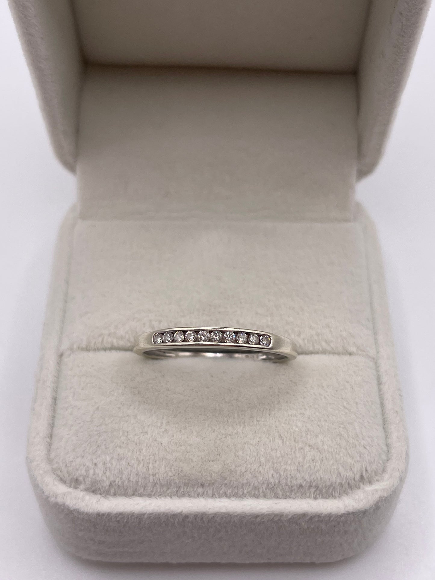 9ct white gold diamond ring