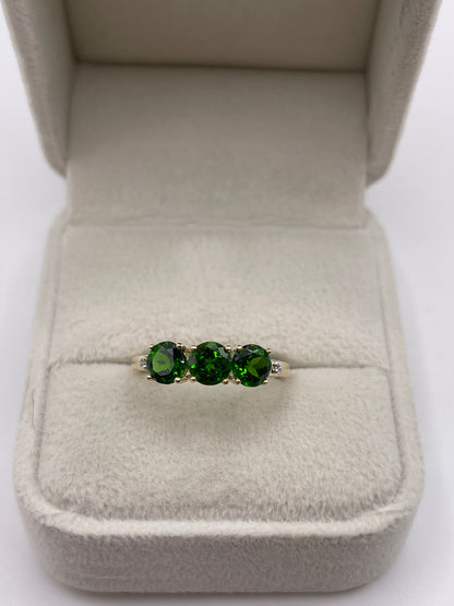 9ct gold diopside and diamond ring