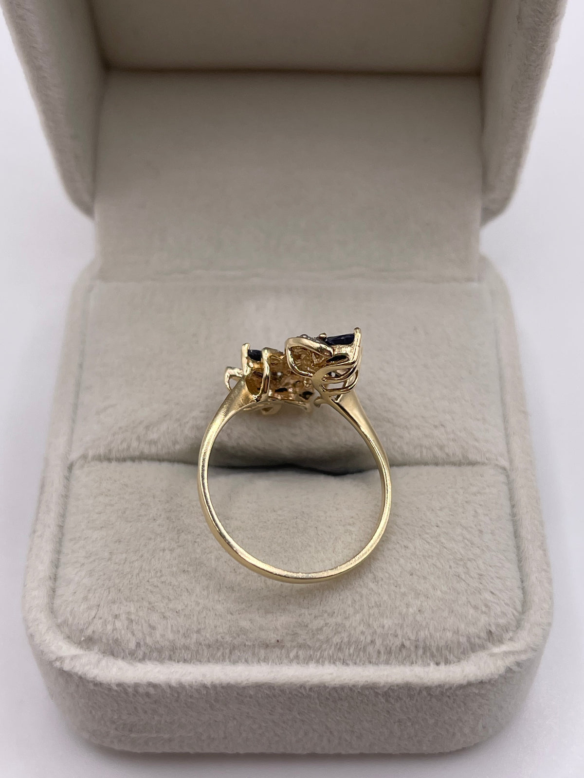 9ct gold sapphire and diamond ring