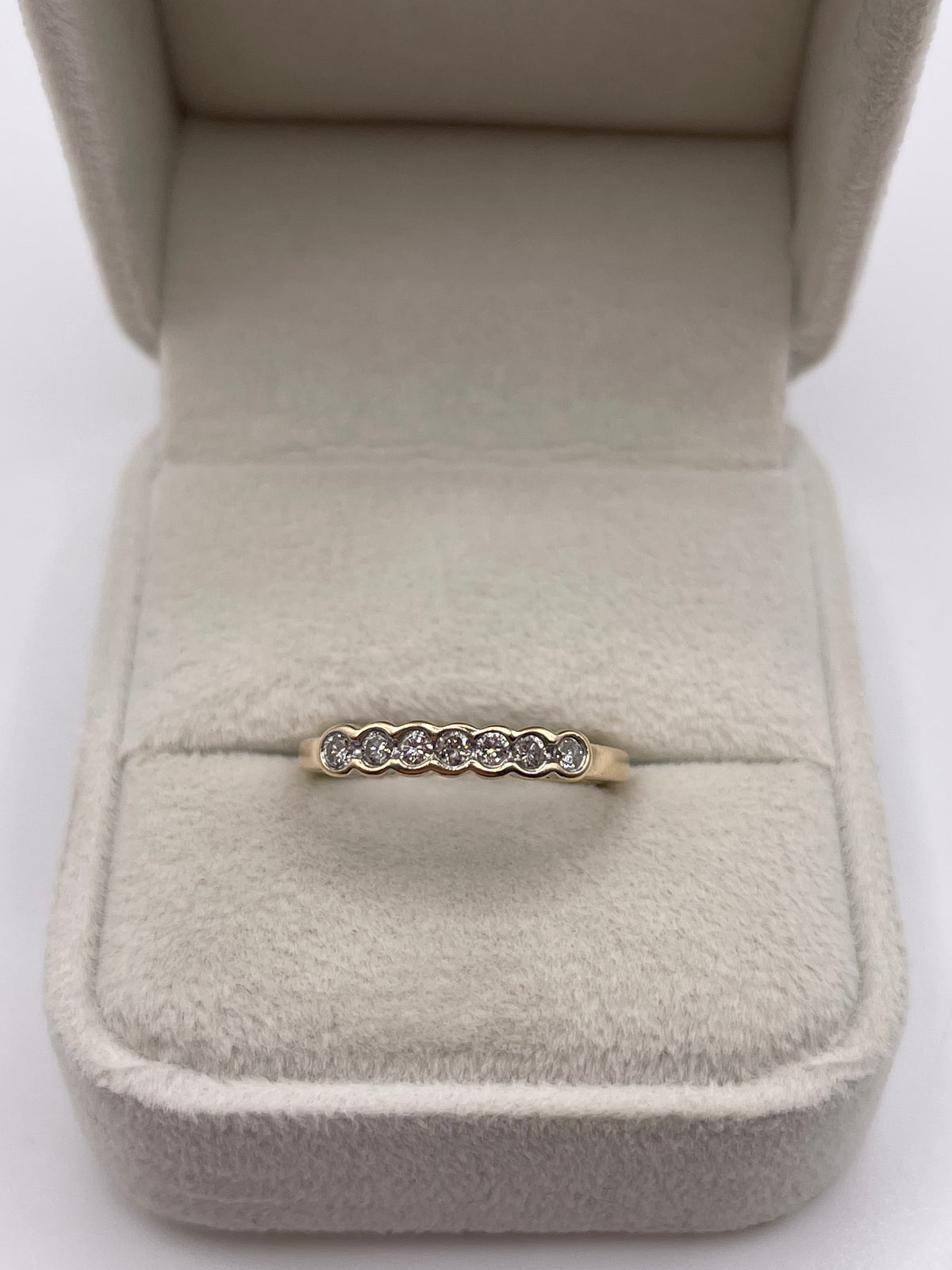 9ct gold diamond ring