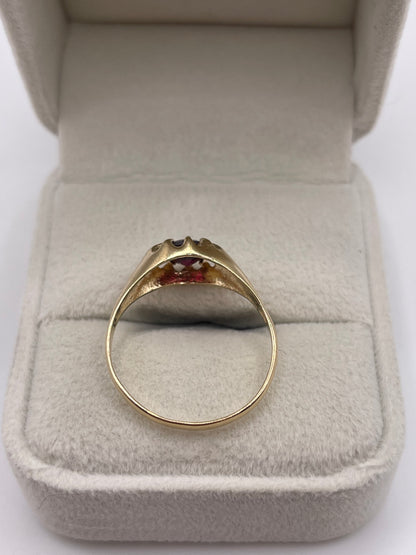9ct gold garnet ring