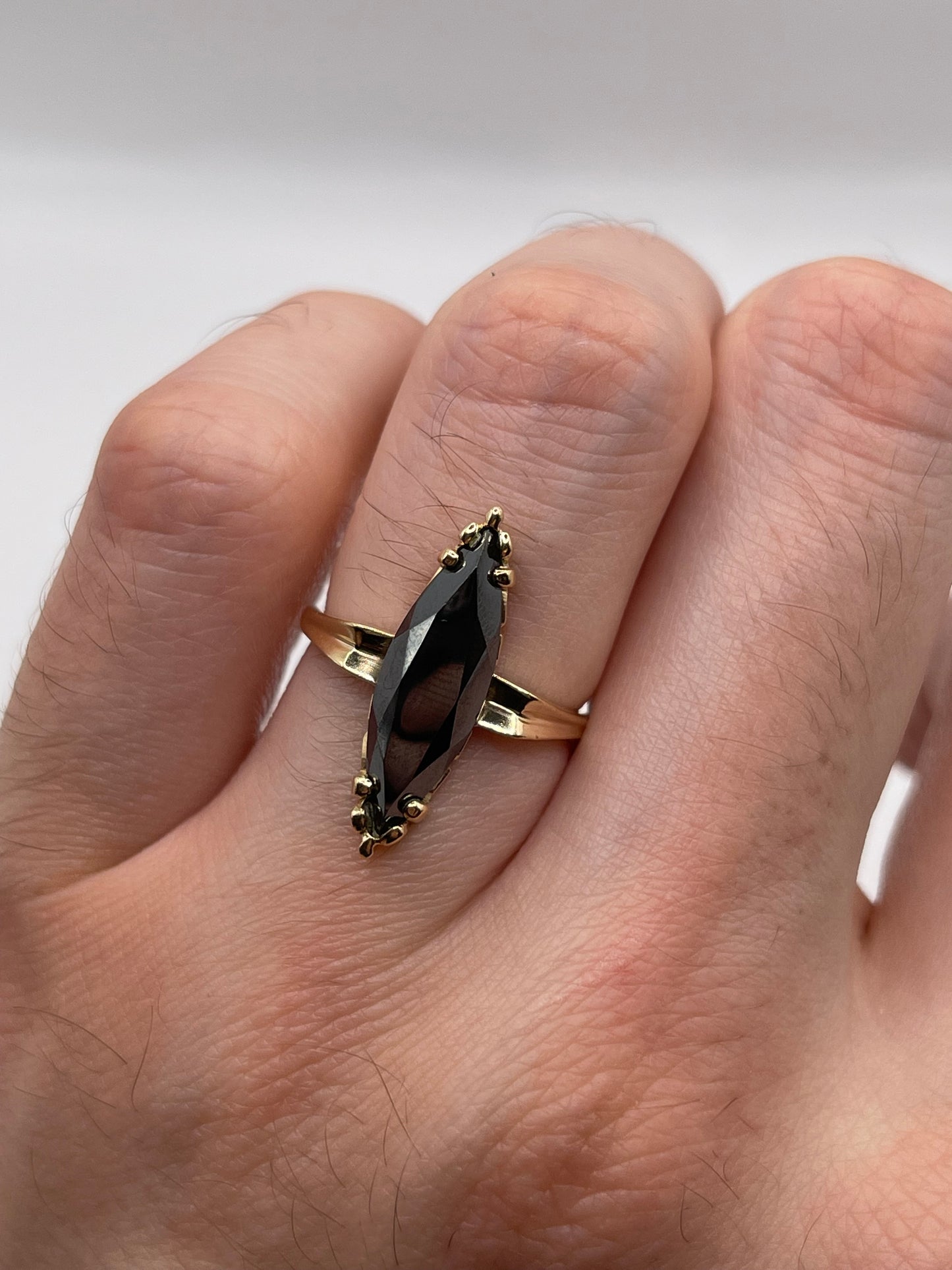 9ct gold hematite ring