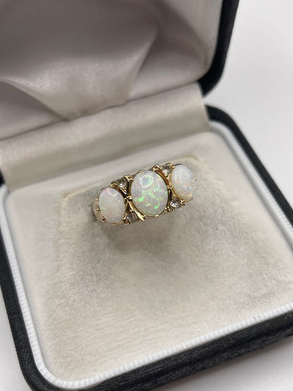 9ct gold opal ring