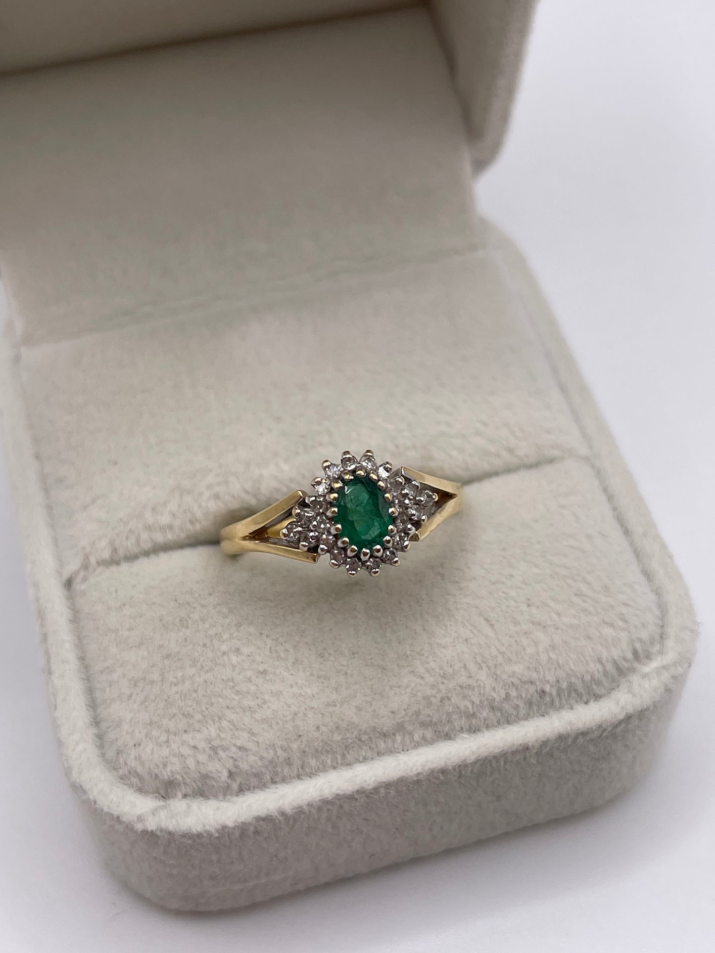 18ct gold emerald and diamond ring