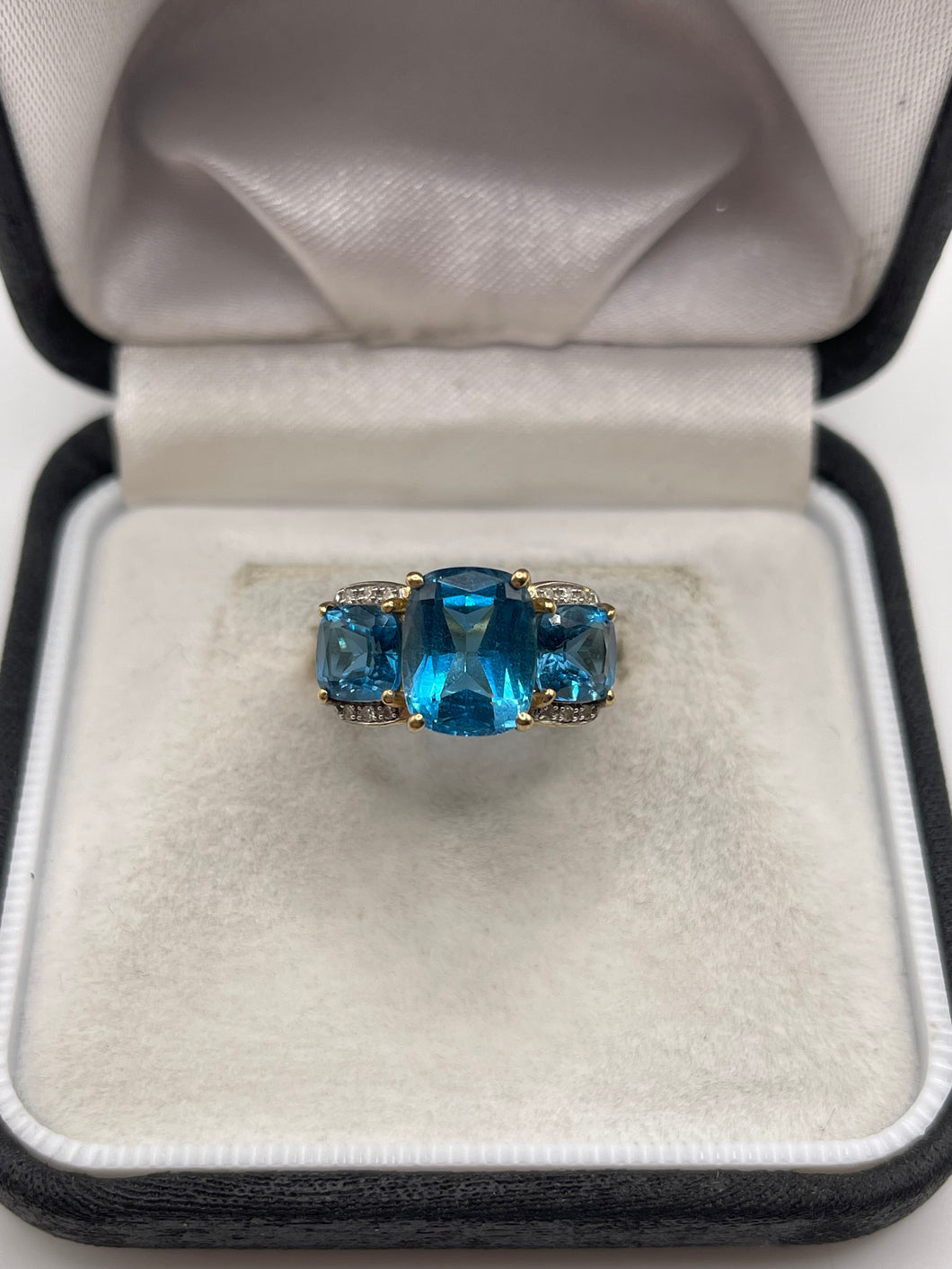 9ct gold blue topaz and diamond ring