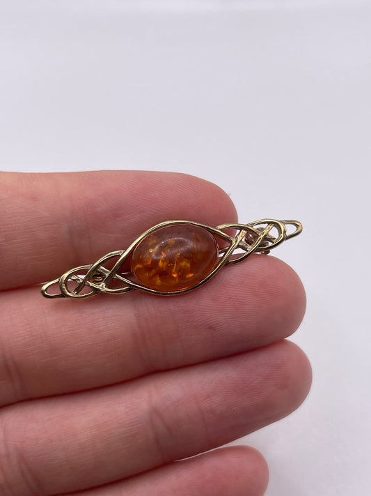 9ct gold amber brooch