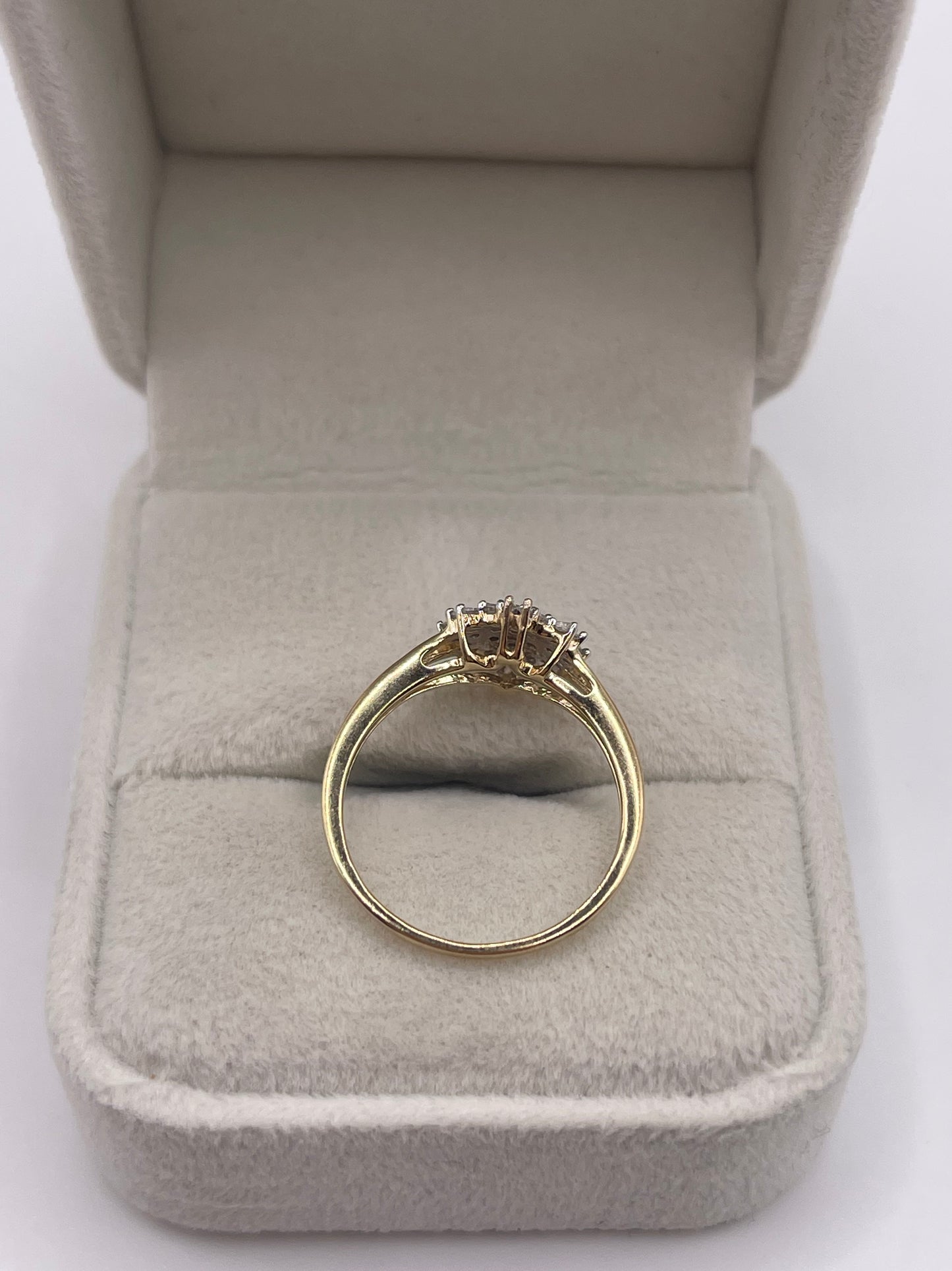 9ct gold diamond cluster ring
