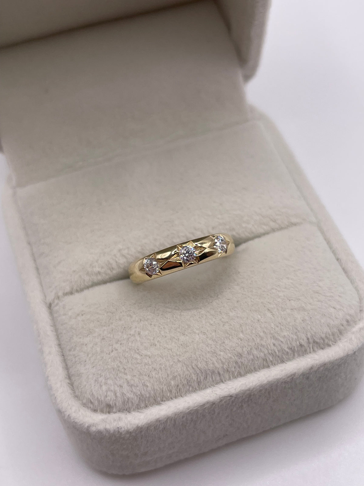 9ct gold cz gypsy ring