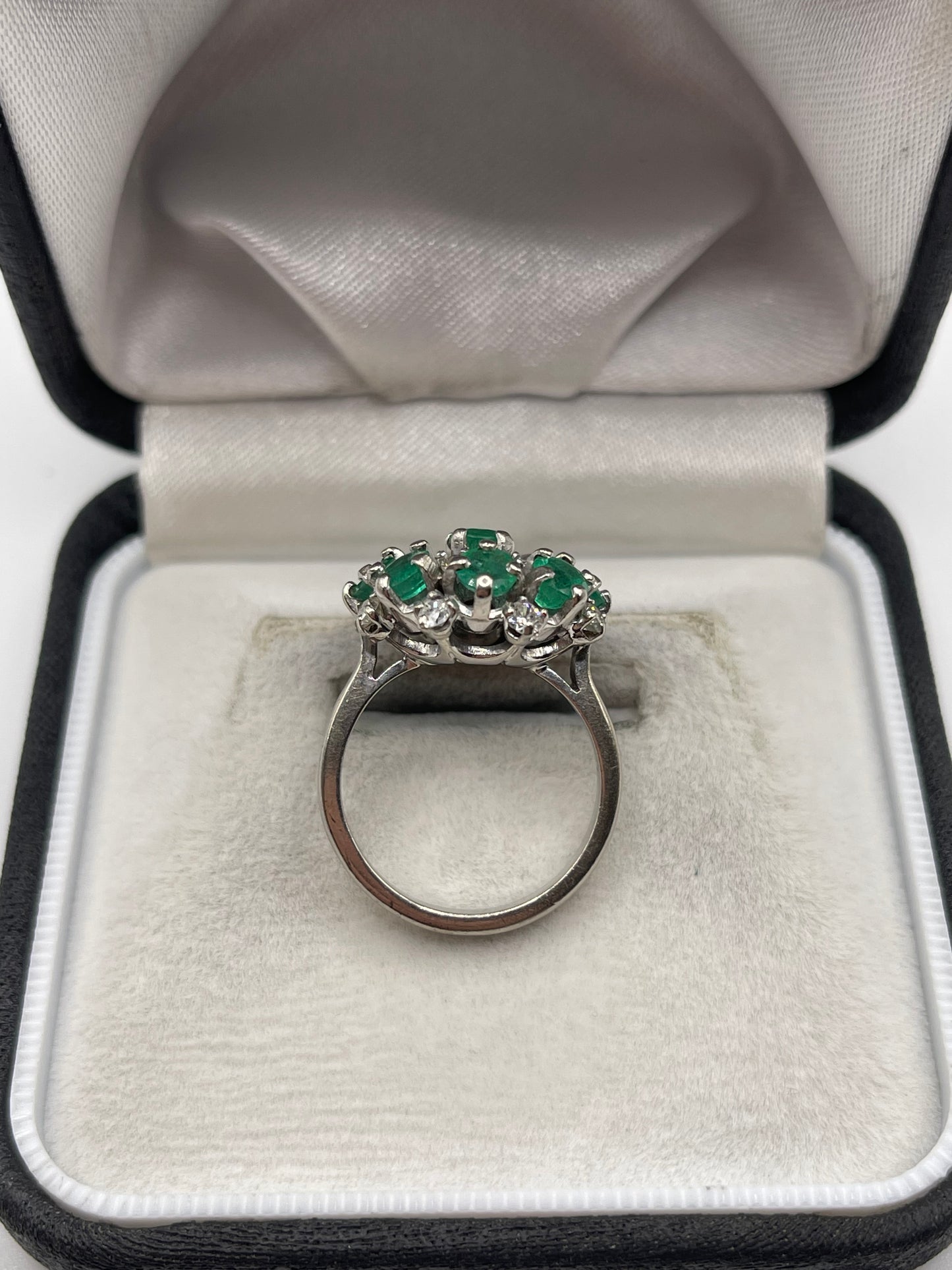 18ct white gold emerald and diamond ring