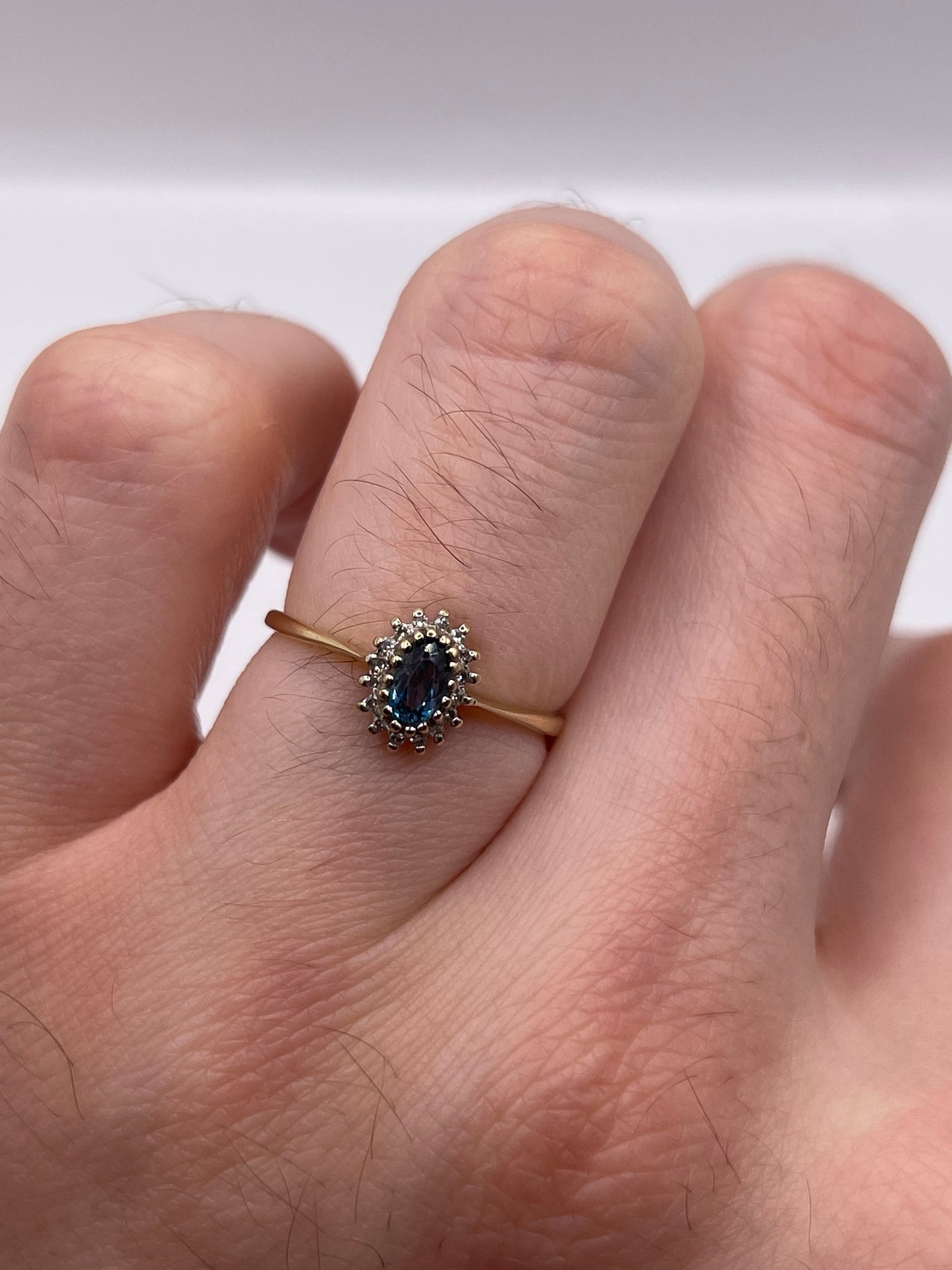 9ct gold topaz and diamond ring