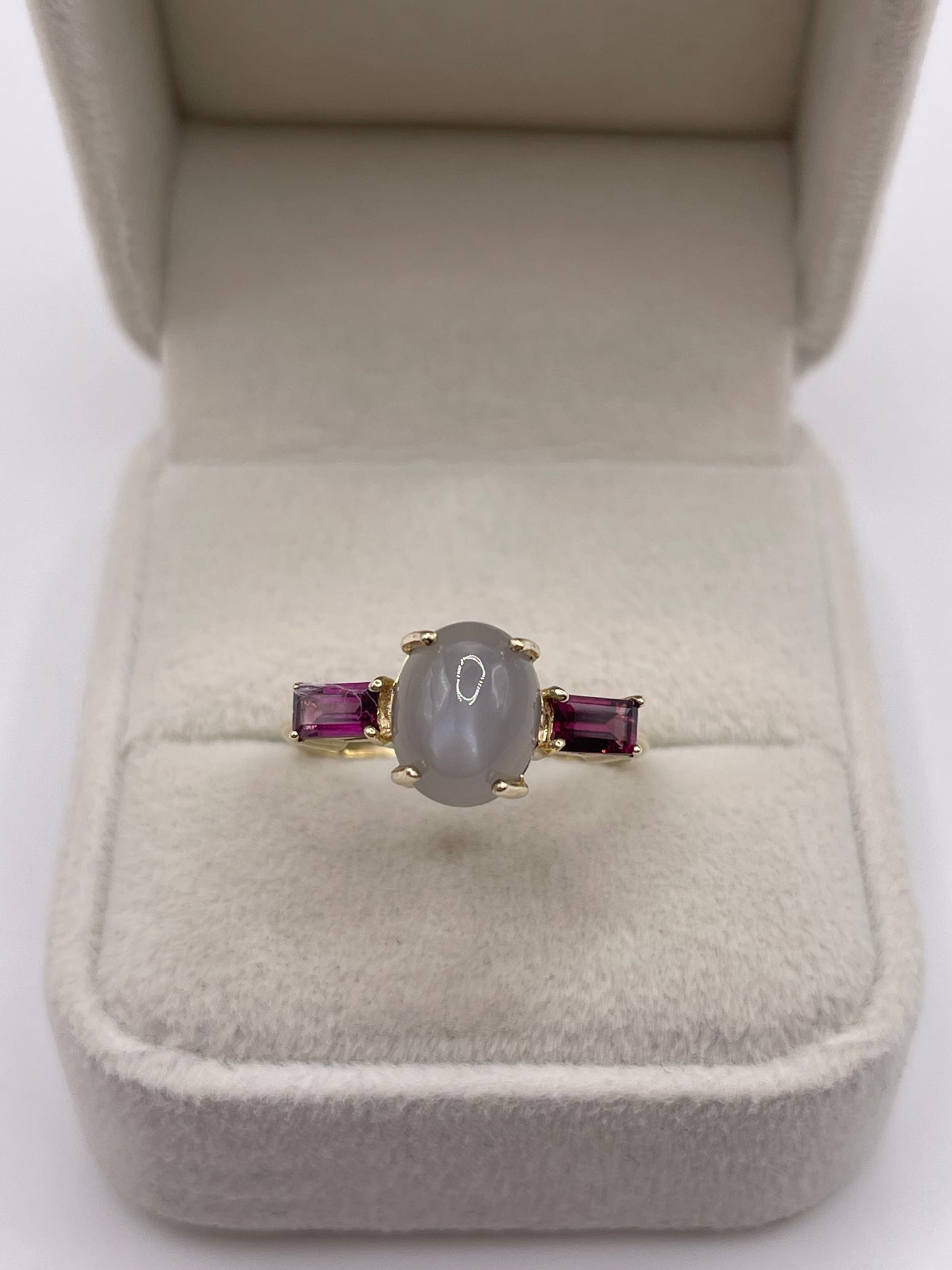 9ct gold grey moonstone and garnet ring