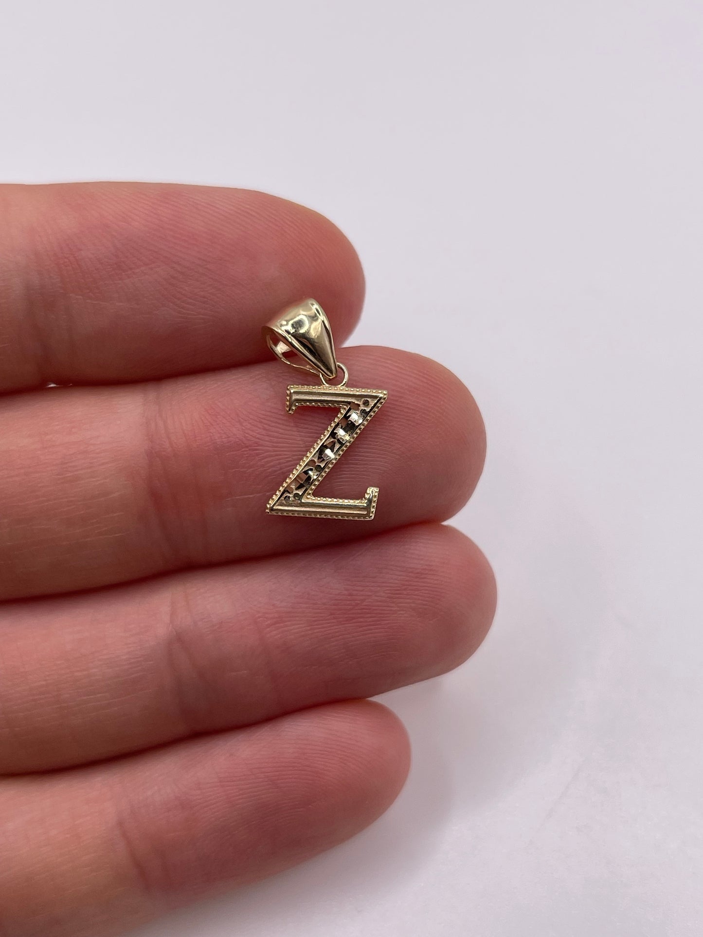 9ct gold initial Z pendant