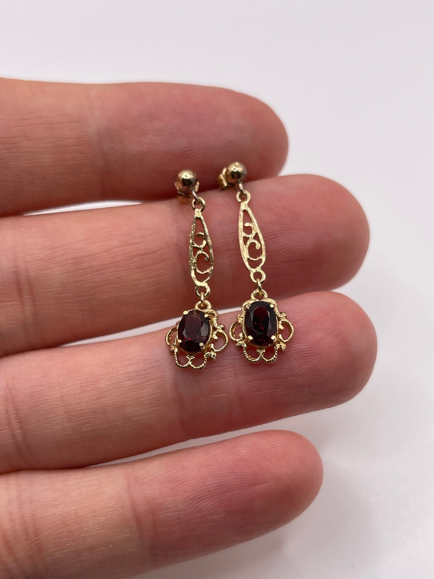 9ct gold garnet earrings
