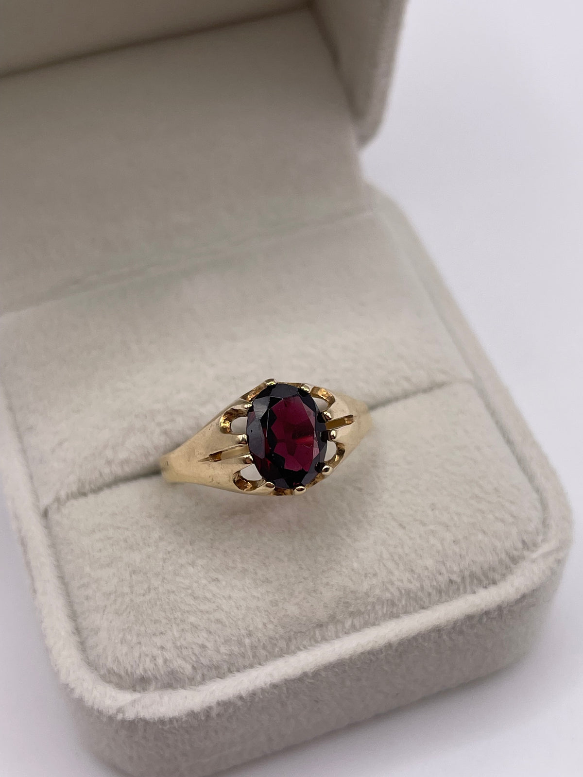 9ct gold garnet gypsy ring