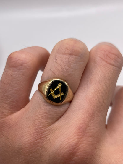 9ct gold onyx Masonic signet ring