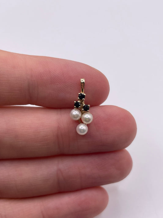 9ct gold pearl and sapphire pendant