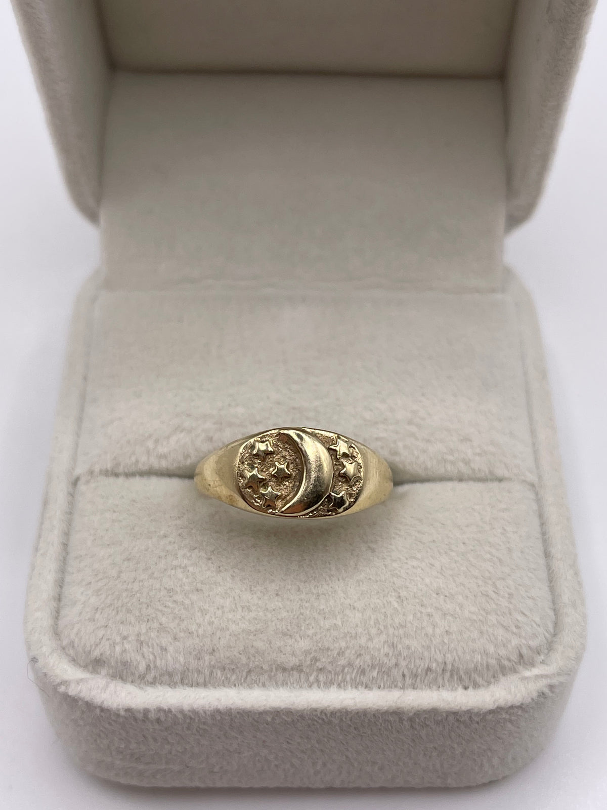 9ct gold moon and star ring