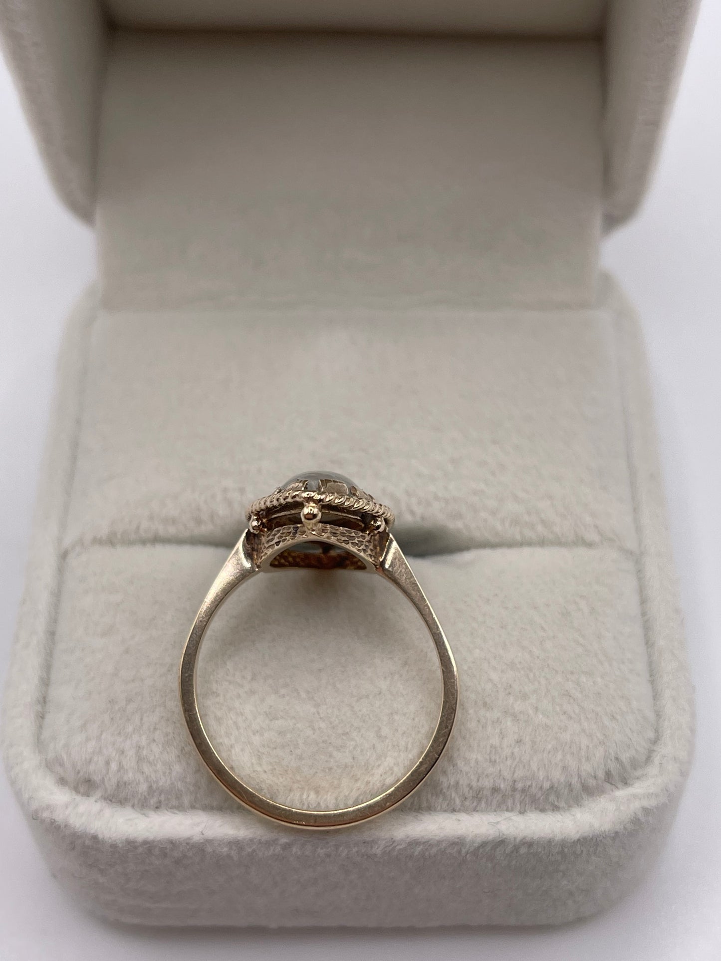 9ct gold jade ring