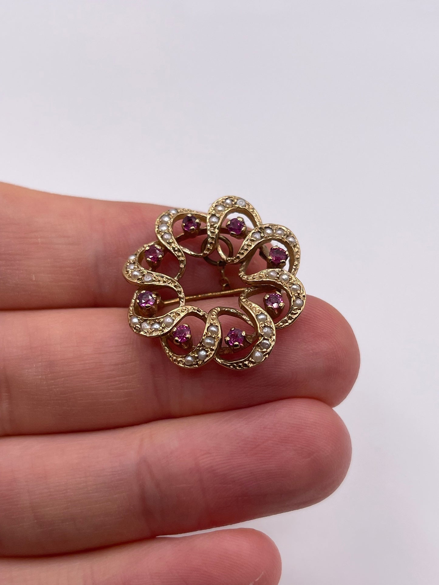 9ct gold ruby and pearl brooch