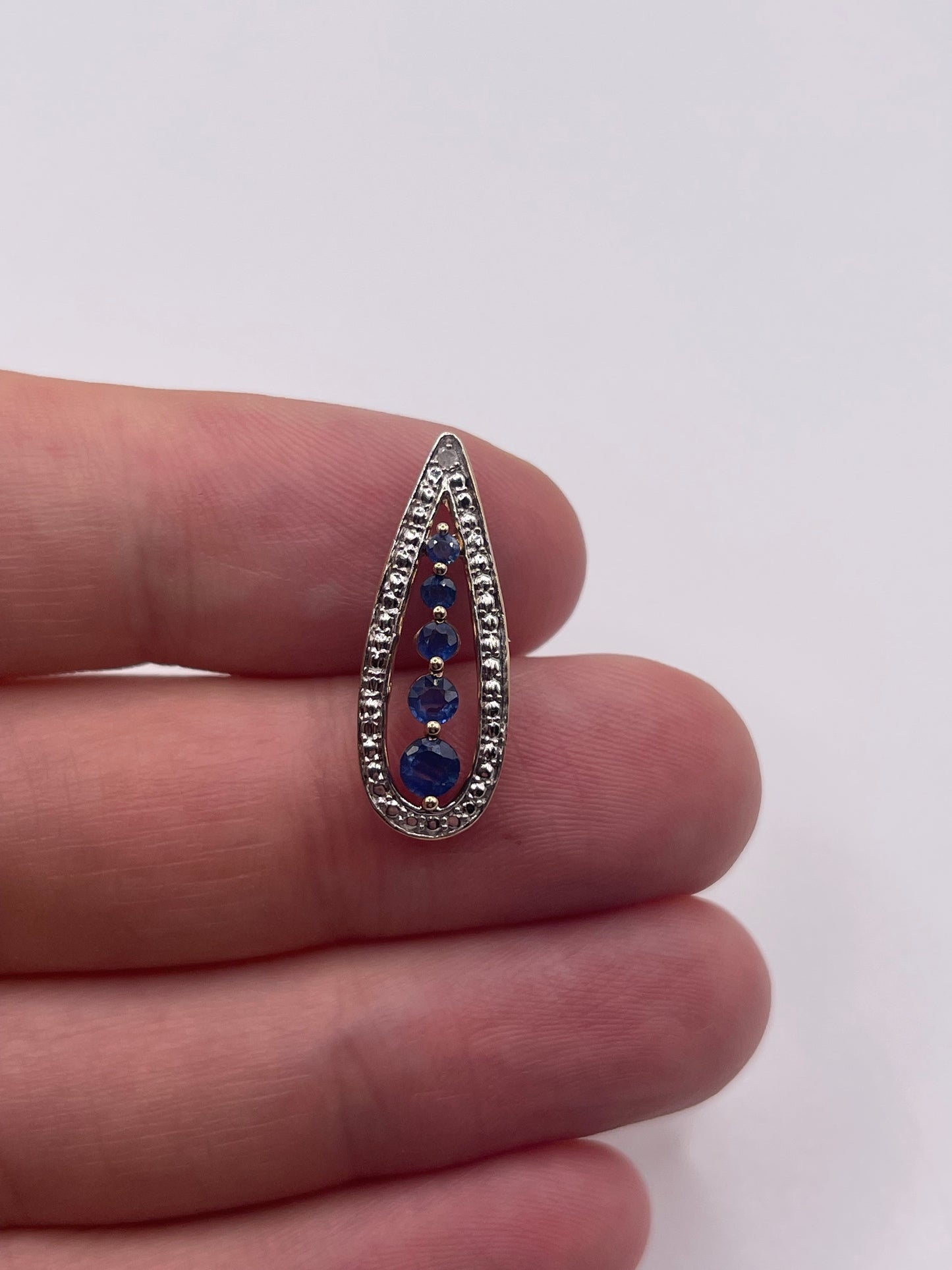 9ct gold sapphire and diamond pendant