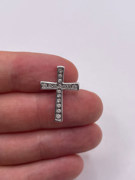 9ct white gold diamond cross pendant