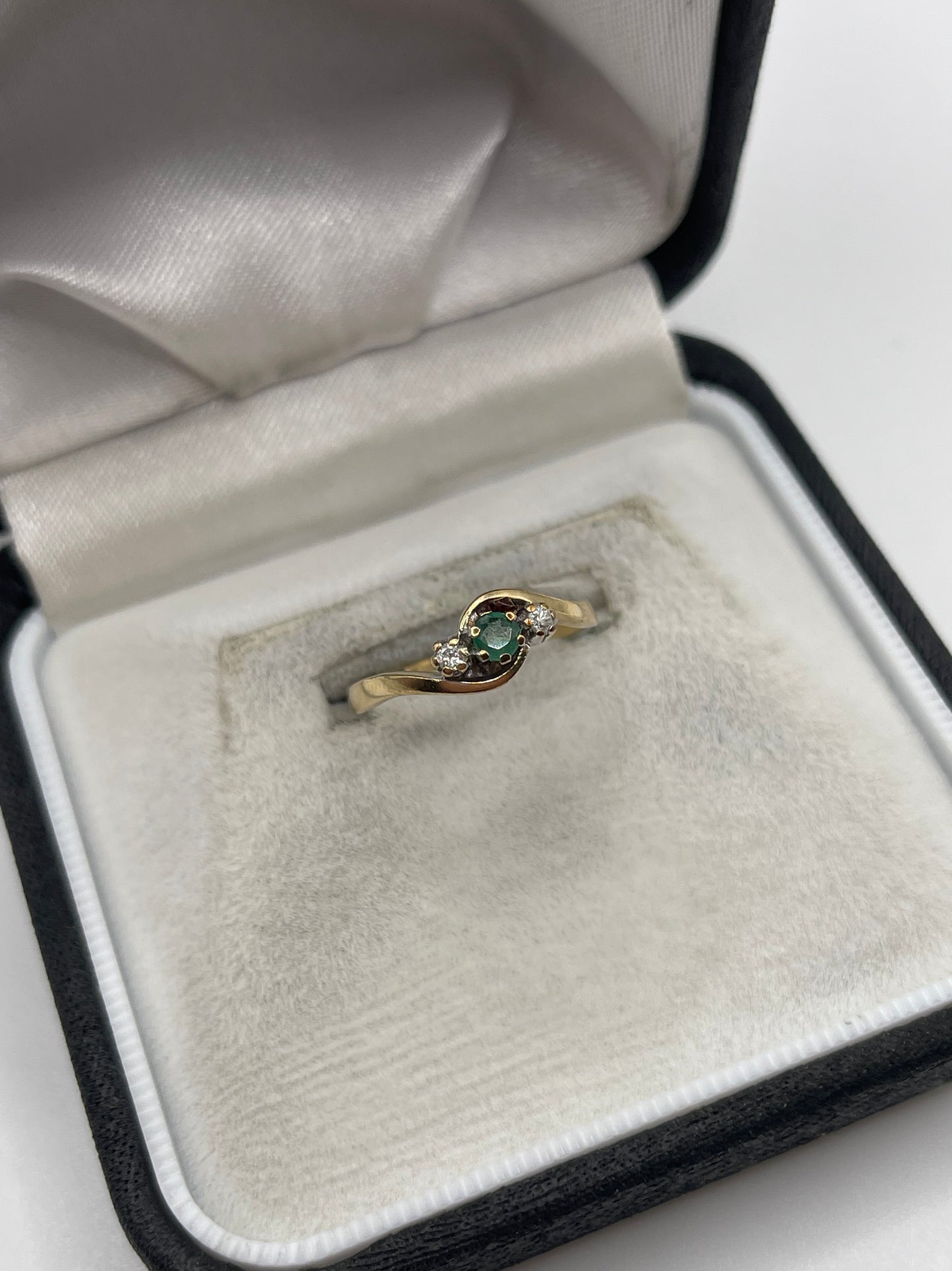 9ct gold emerald and diamond ring