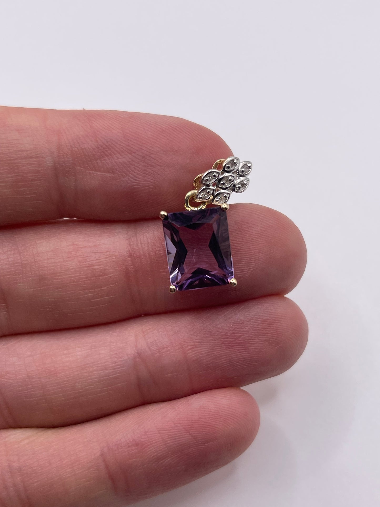 9ct gold amethyst and diamond pendant