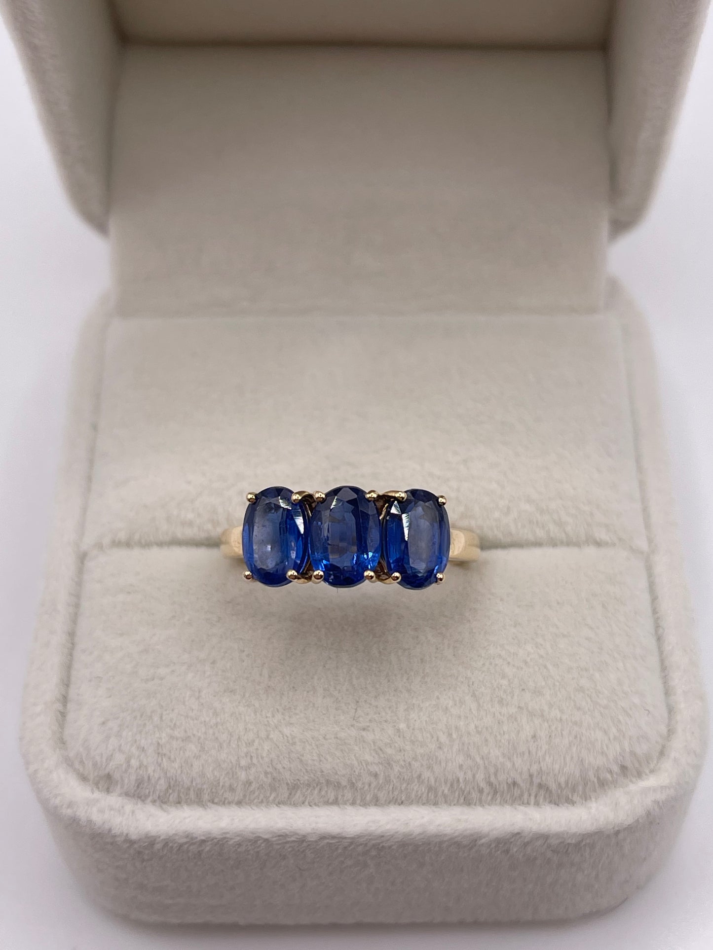 9ct gold kyanite ring