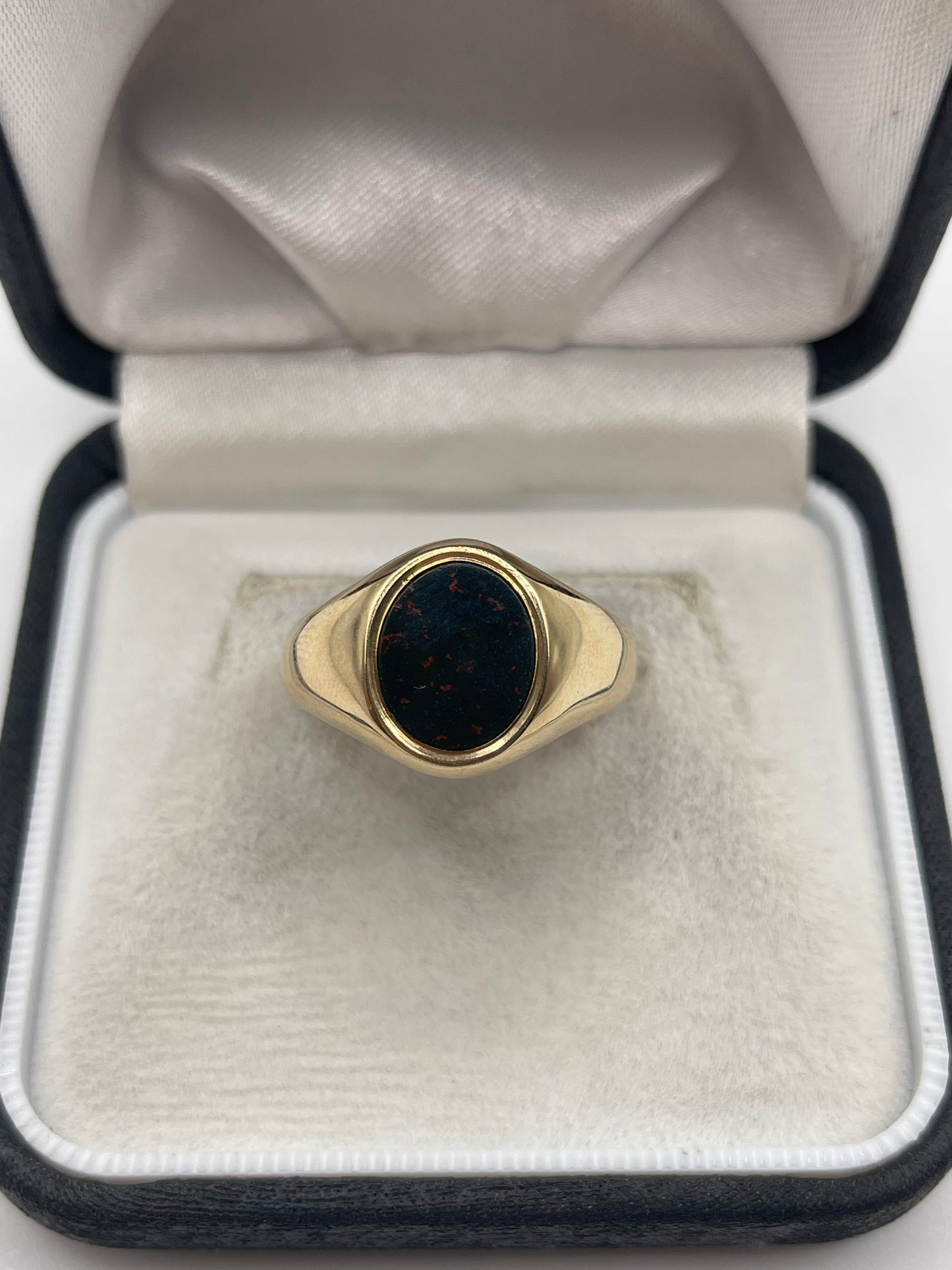 Heavy 9ct gold bloodstone signet ring