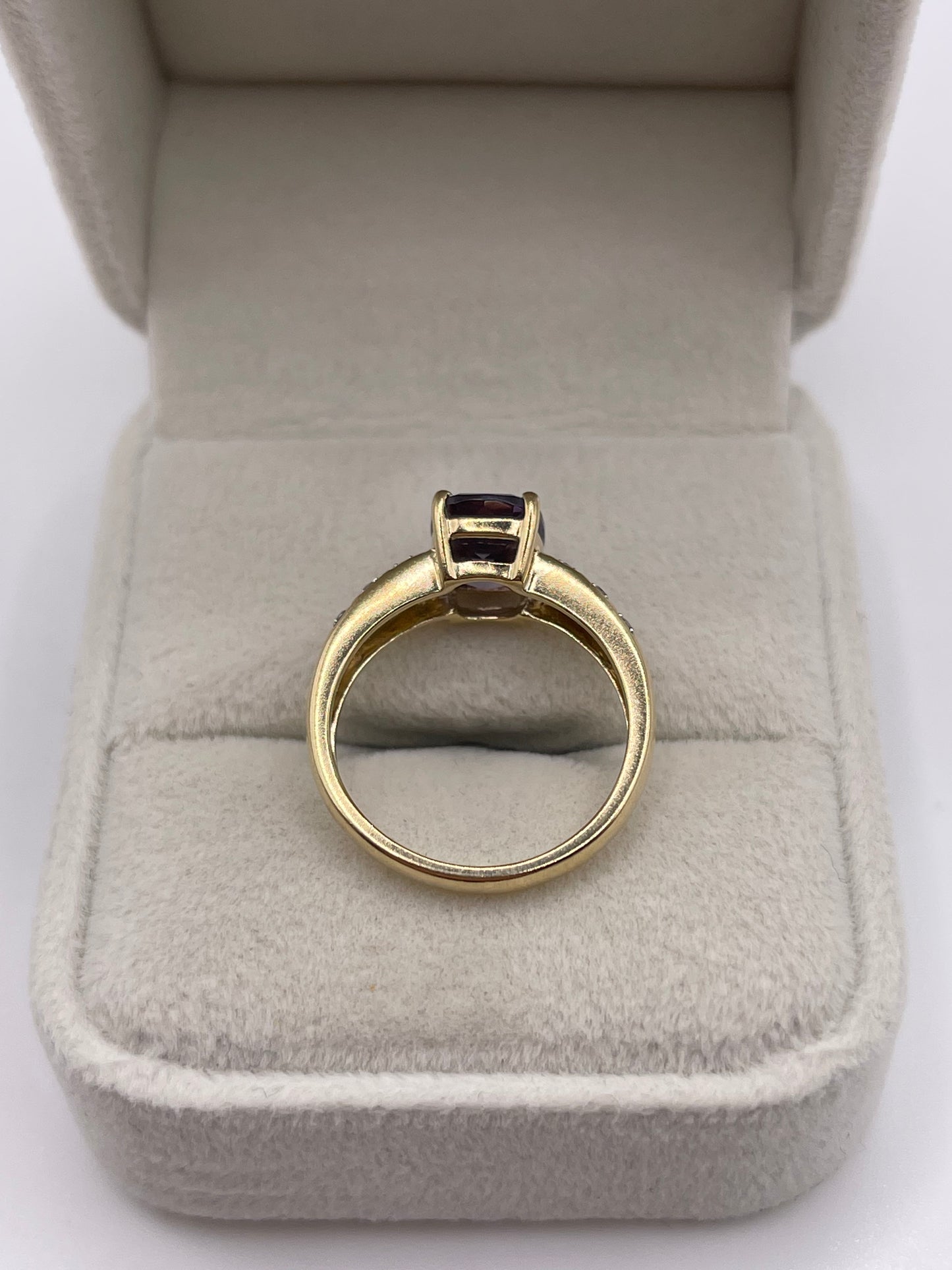 9ct gold blueberry quartz and diamond ring